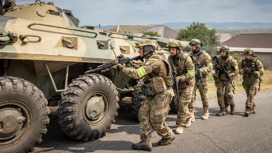 сериал Спецы, фото