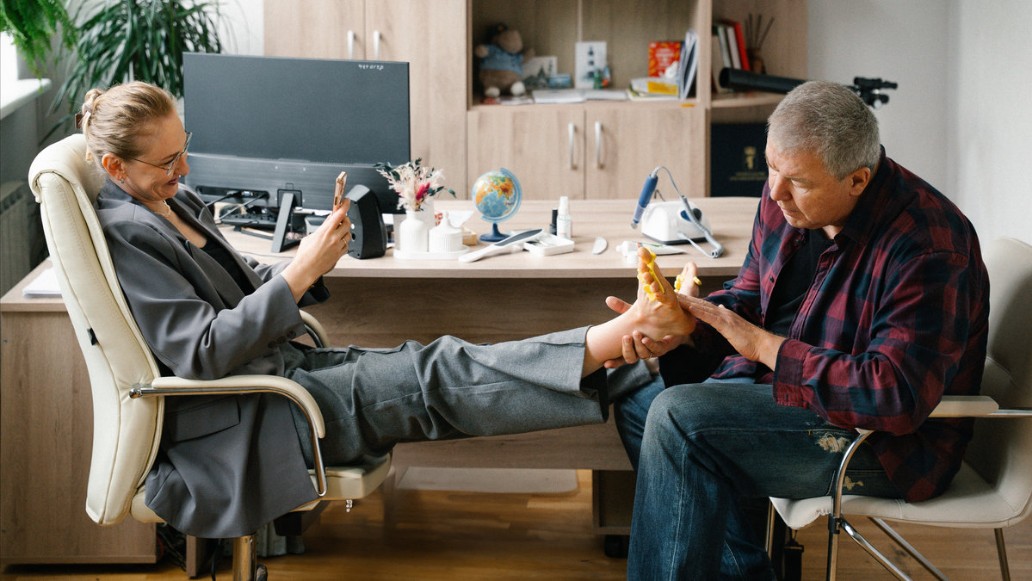 Мистер Ноготь, фото