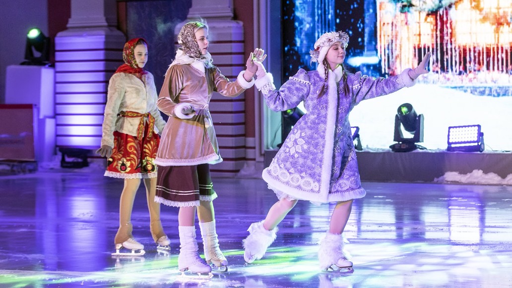 Сказка «Снегурочка», каток, Санкт-Петербург, Конюшенная площадь, фото