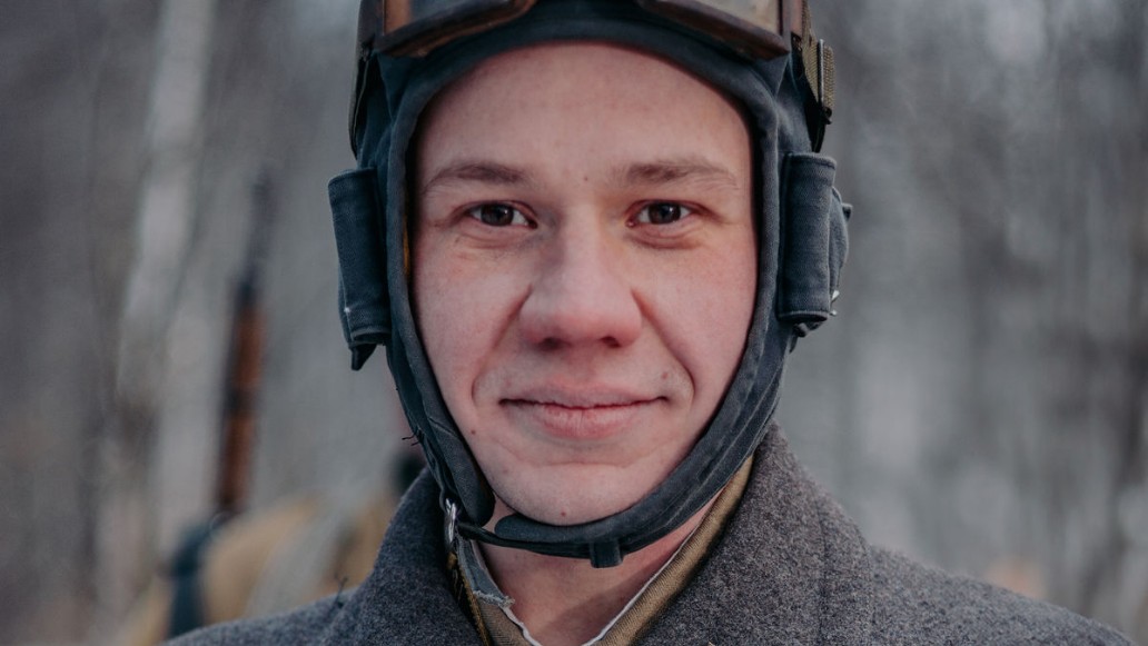 сериал Солдатская мать, Павел Комаров