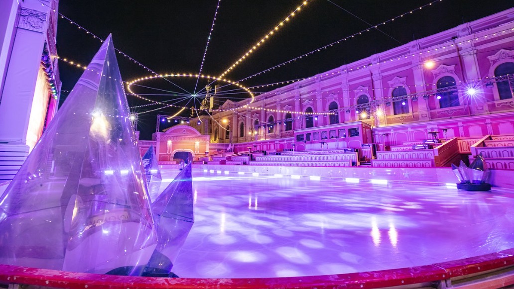 Сказка «Снегурочка», каток, Санкт-Петербург, Конюшенная площадь, фото