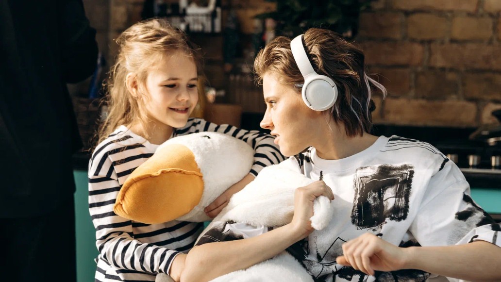 Фото: ТНТ, фото из личного архива актрисы, предоставленные редакции