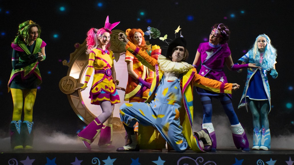 новогоднее шоу «История игрушек», фото