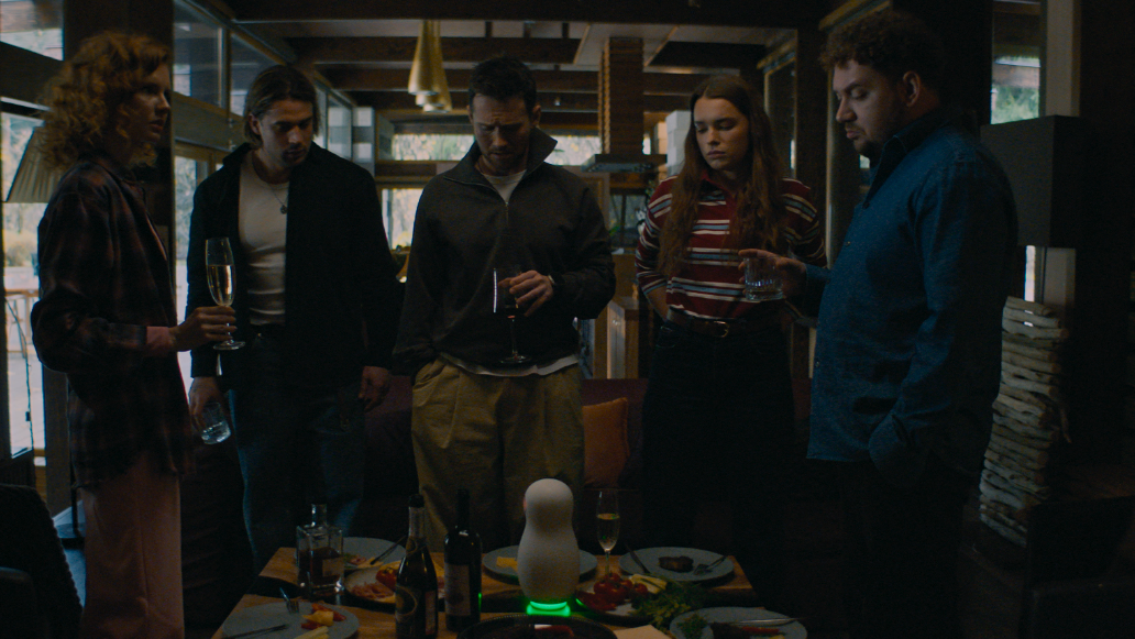 фильм ужасов «Голосовой помощник», фото