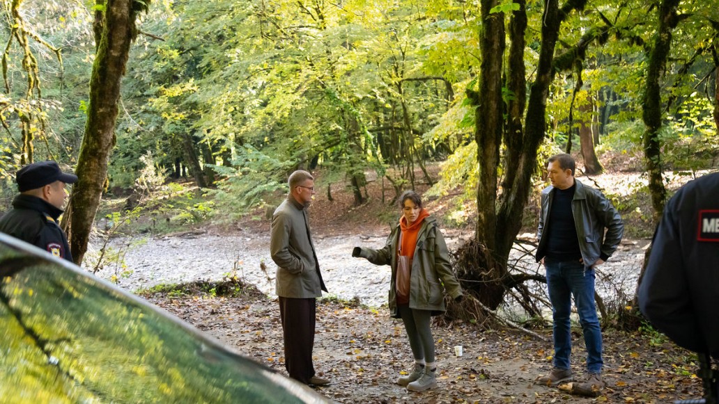 сериал У самого моря, Тайны следствия