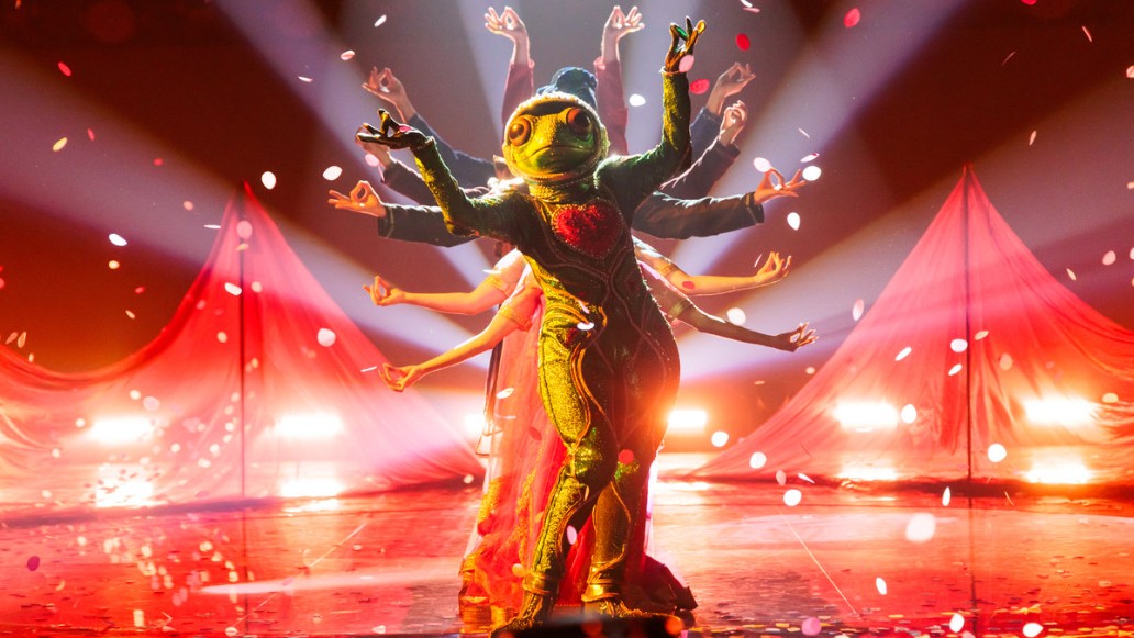 Маска, фото