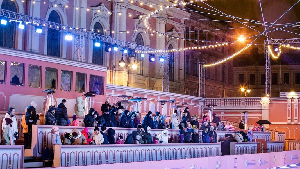 Сказка «Снегурочка», каток, Санкт-Петербург, Конюшенная площадь, фото