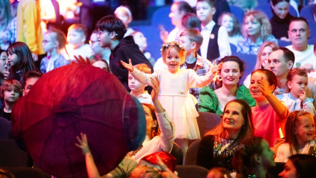 новогоднее шоу «История игрушек», фото