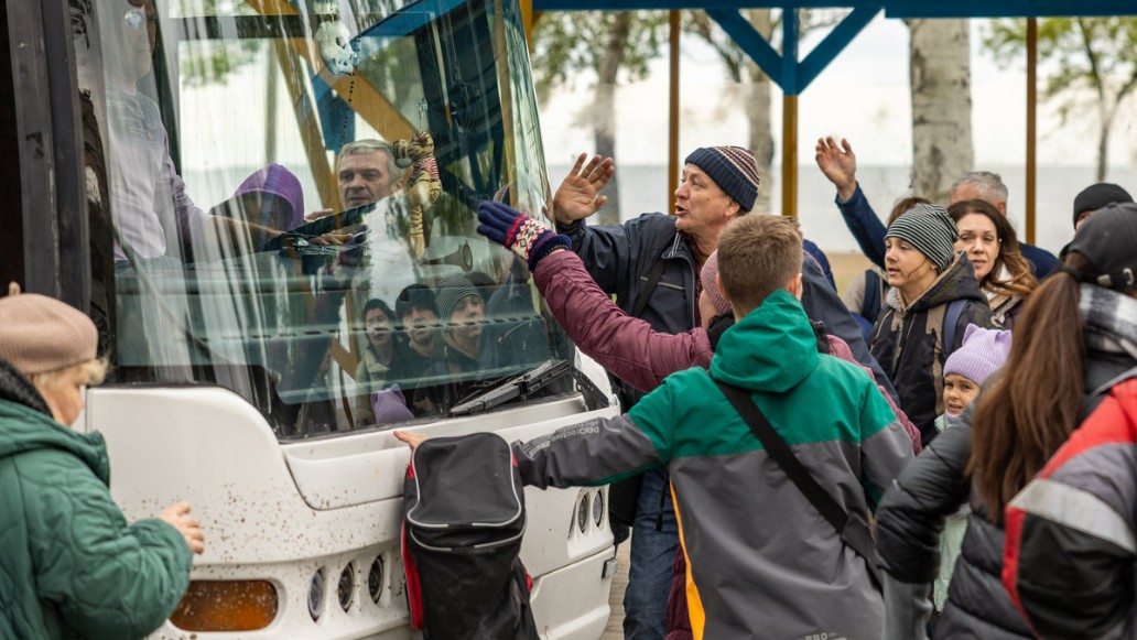 сериал Свои, фото