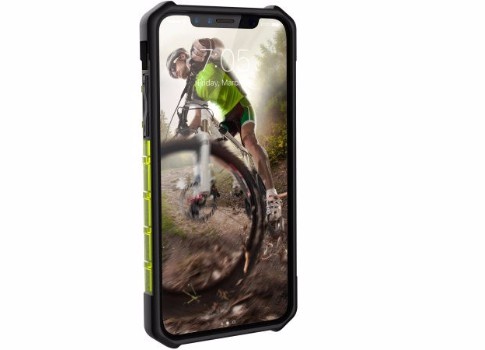 iPhone 8 в чехле от Urban Armor Gear