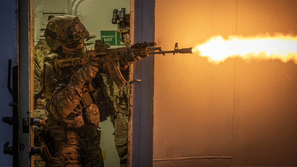 сериал Спецы, фото