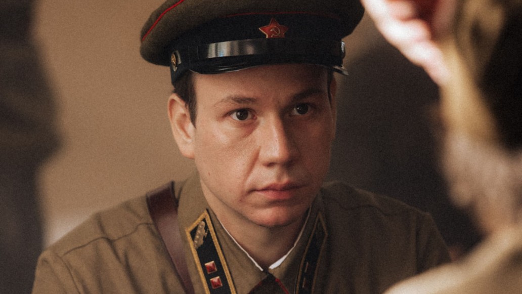 сериал Солдатская мать, Павел Комаров