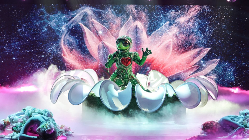 Маска, фото