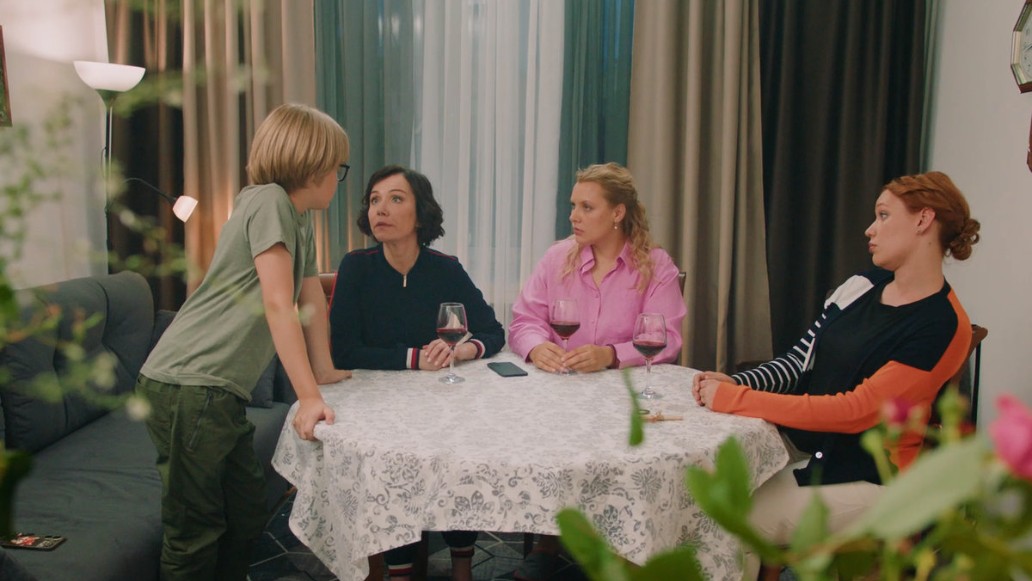 актриса Екатерина Семенова, сериал «Варвара не летает», фото