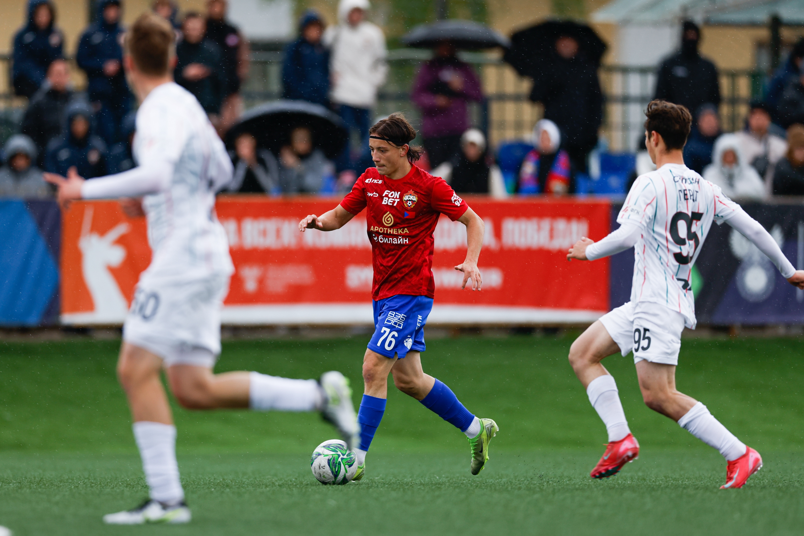 Суперматчи «Локомотив» – ЦСКА и «Зенит» – «Динамо», волжские дерби и иные игры 24-го тура МФЛ на каналах «Мяч», «ТВ Спорт» и «Триколор Спорт»