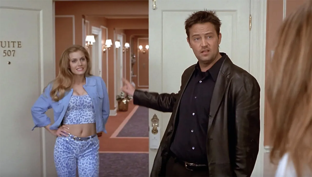 Две премьеры: «Дом кино» покажет драму «На солнце, вдоль рядов кукурузы», а также комедию «Мошенники» с Мэттью Перри