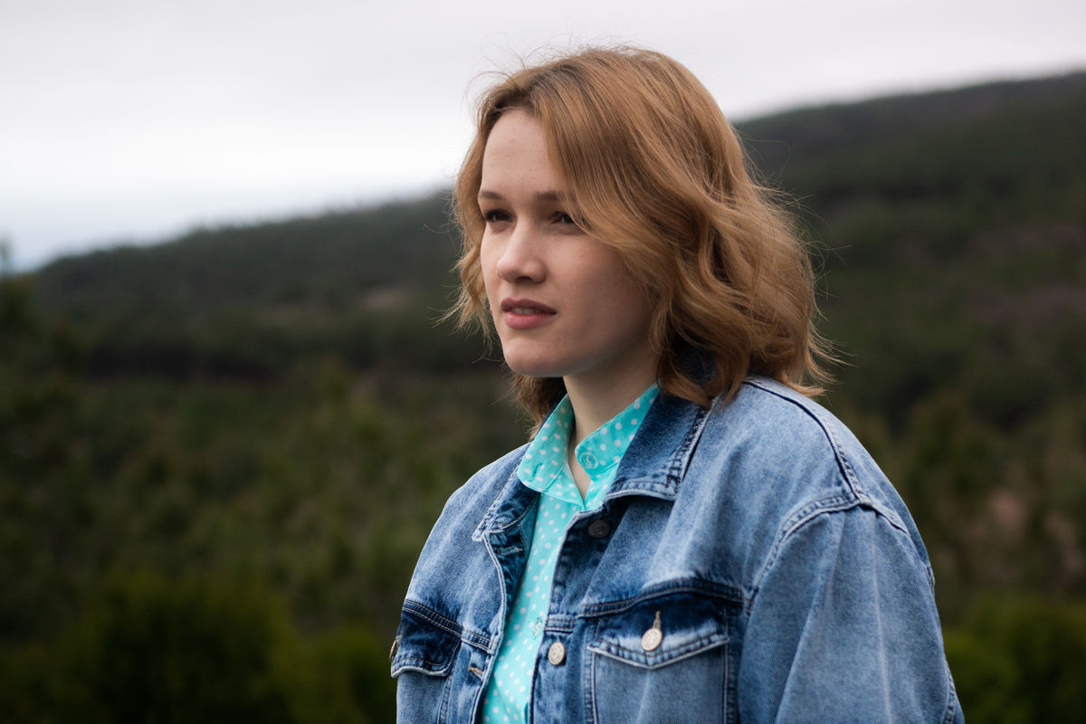 «У дельфинов есть юмор и настроение»: Анастасия Мишина о сериале «Морячка», уроках плавания и красоте российского юга