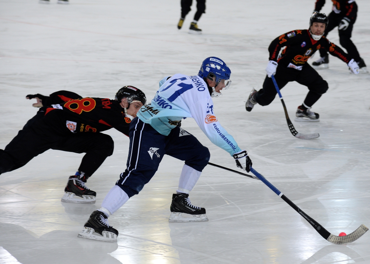 Битва «Кузбасс» – «СКА-Нефтяник», «Водник» против «Трубника», «Динамо» в тройке: чемпионат России по хоккею с мячом на «Триколор Спорт», «Хоккей ТВ» и «ТВ Спорт»