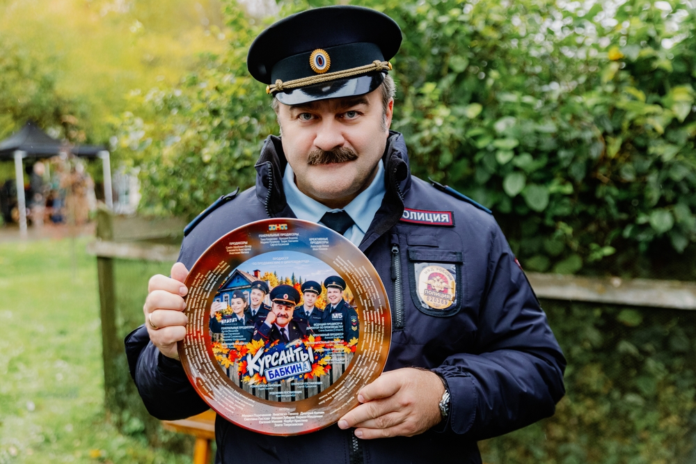 Учиться, учиться и еще раз учиться: начались съемки сериала ТНТ «Курсанты Бабкина» с Михаилом Пореченковым