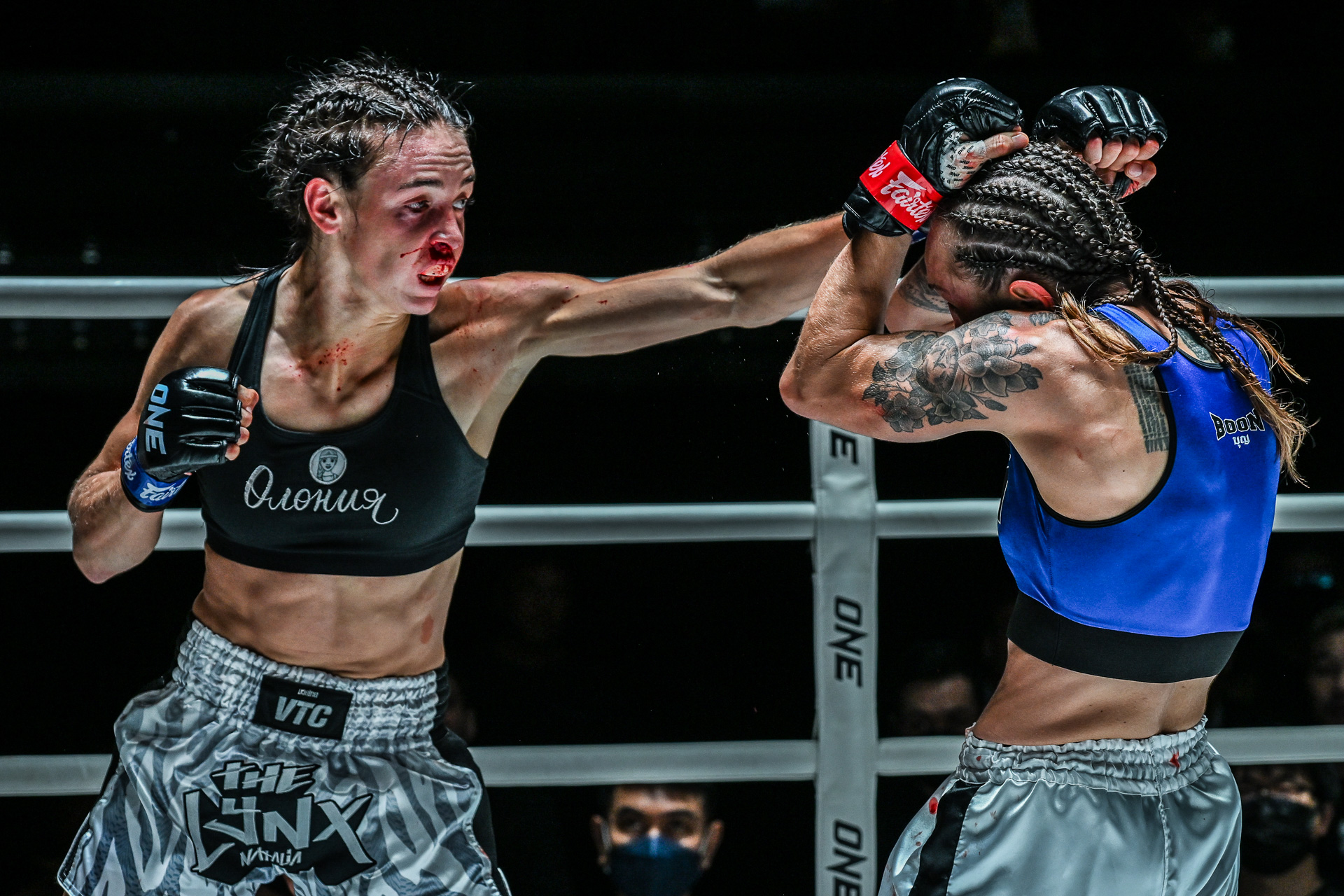 Дьячкова против Макклатчи, Гулузаде дерется с Пуэнглуангом: не пропустите пятничный турнир ONE на «МАТЧ!»