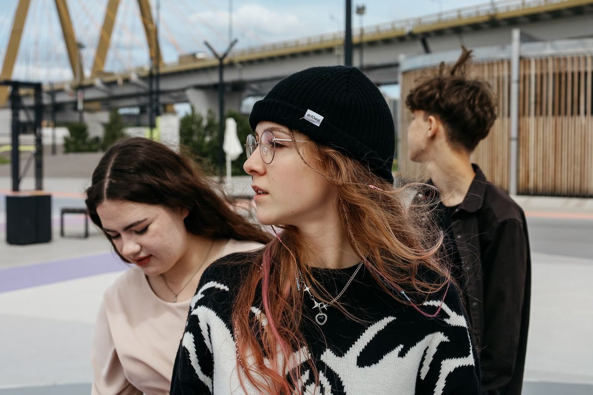 Провокационная документалка: на двух онлайн-платформах вышел релиз проекта о зумерах «Манифест мечты»