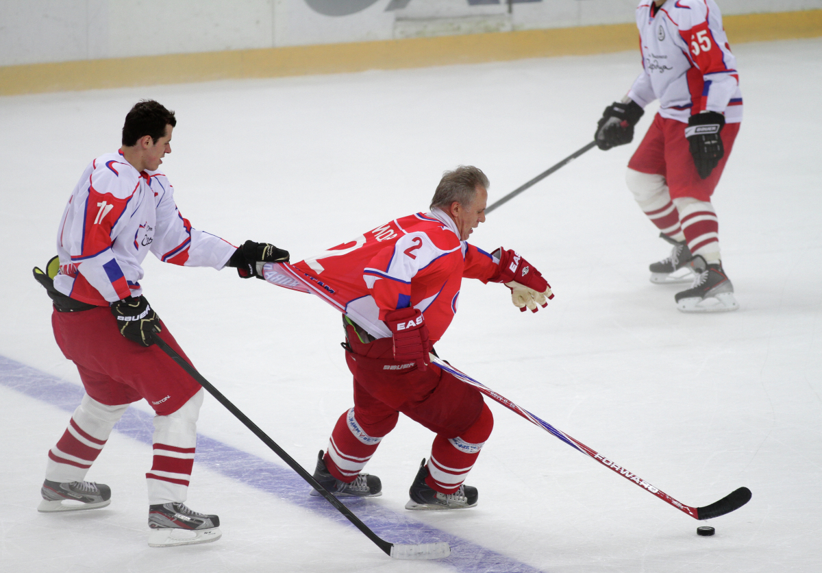 Фетисов против Ковальчука: смотрим хоккейный матч суперзвезд фестиваля «Сделано в России» во Владивостоке на канале «Спортивный»