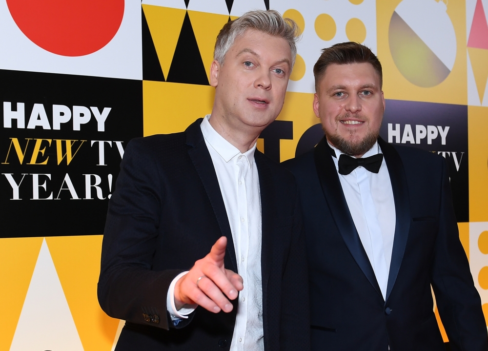 О юморе, работе в США и новом сериале: Александр Незлобин дал интервью проекту «ЧЕстный ответ» телеканала «ЧЕ!»