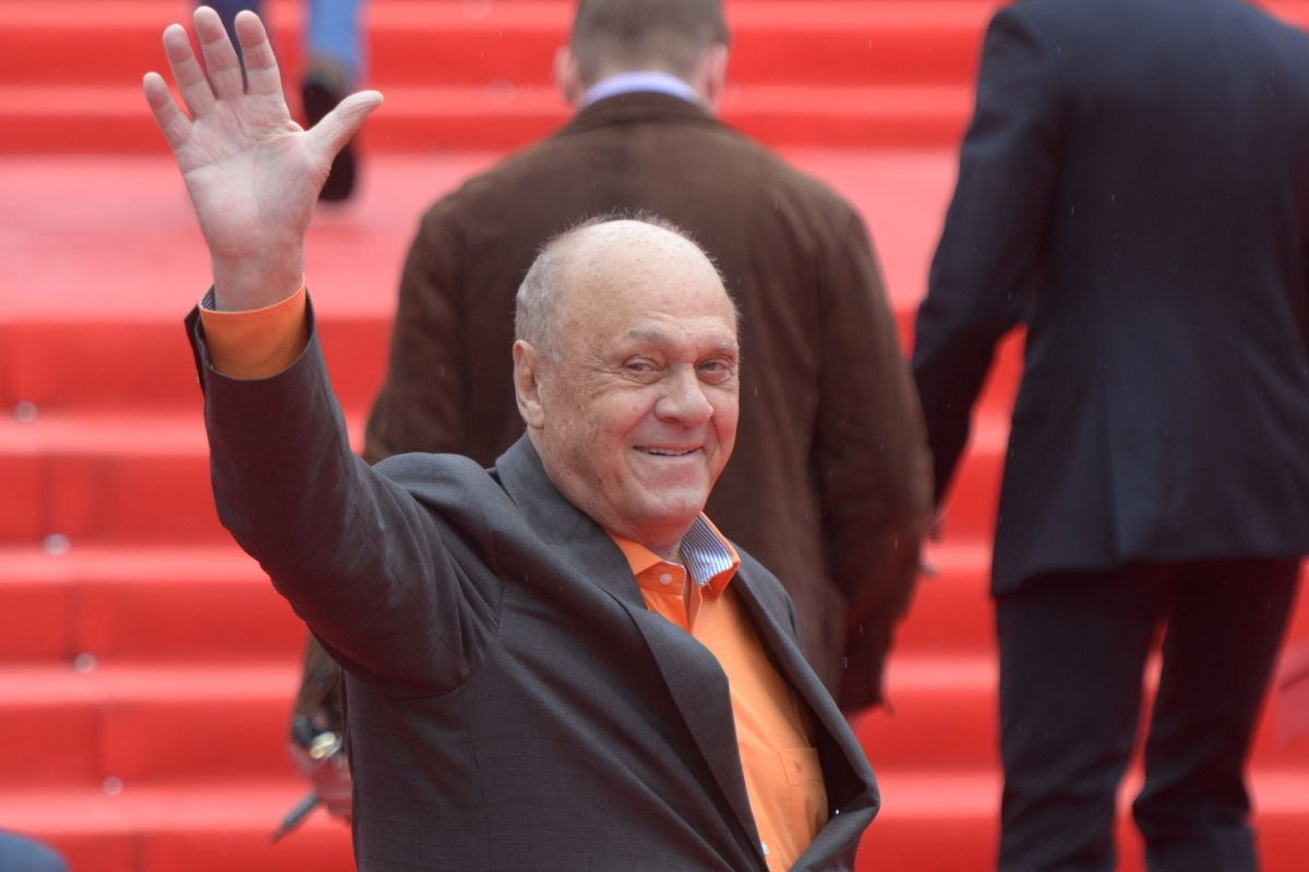 Добрый пес, провинциальный суд, случайный Дед Мороз: три фильма с Владимиром Меньшовым в День его 85-летия на «Советской киноклассике»