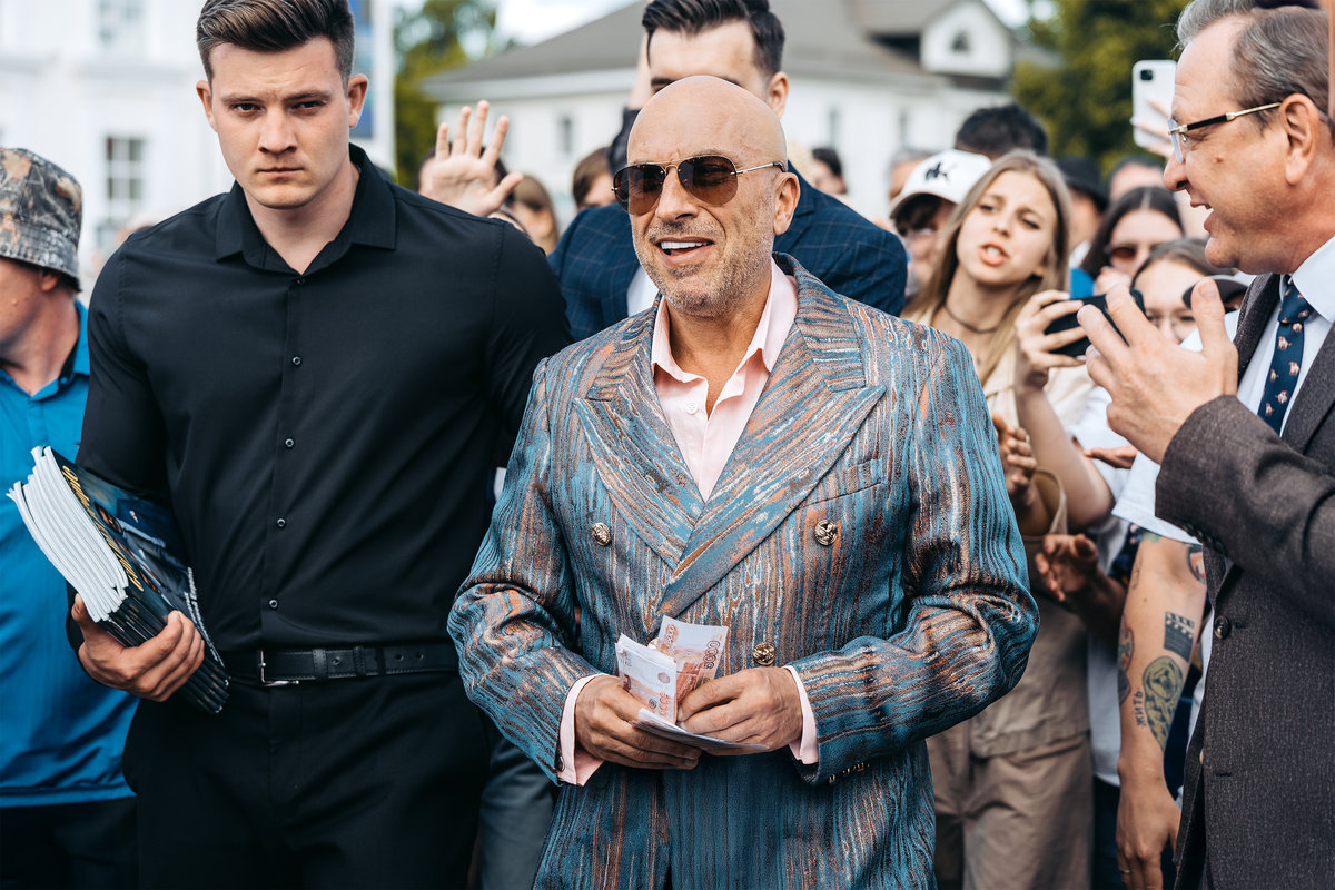 Перевоспитание миллиардера: на СТС стартует новый комедийный сериал «Санкционер» с Дмитрием Нагиевым