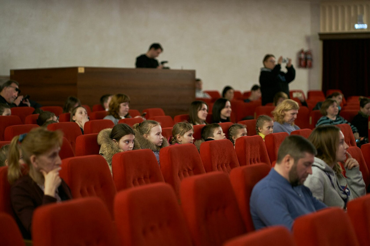 Киноиндустрия в регионах РФ: о развитии кино, съемках новых фильмов и сериалов рассказали на форуме «Новый вектор» на Алтае