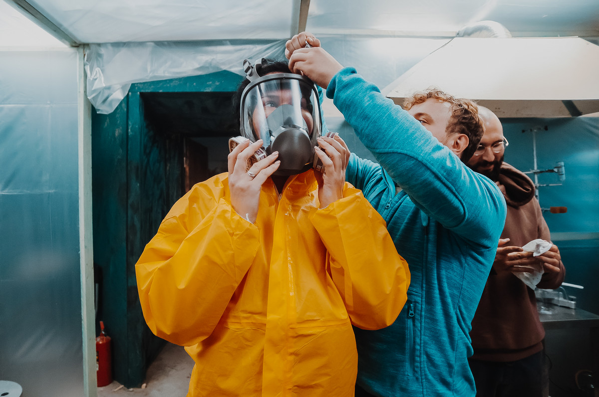 Премьера уже этой весной: опубликованы эксклюзивные фото со съемок сериала PREMIER «Фарма» 