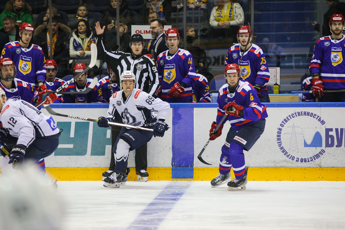 Большая игра в Туле, сибирское дерби, матчи в Москве и Питере: смотрите трансляции матчей Всероссийской хоккейной лиги на канале «Хоккей ТВ»