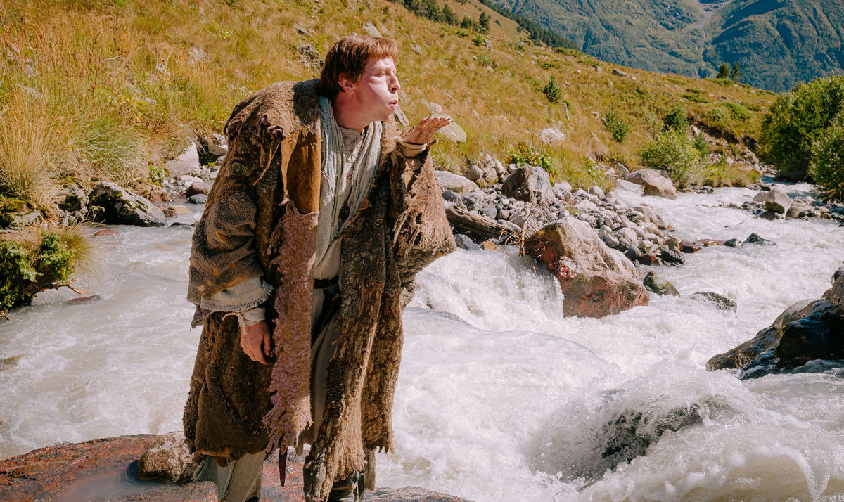 «Фэнтези и истории про супергероев не люблю, мне про людей интереснее»: актер Дмитрий Лысенков о роли Цвыря в сериале «Последний богатырь. Наследие»