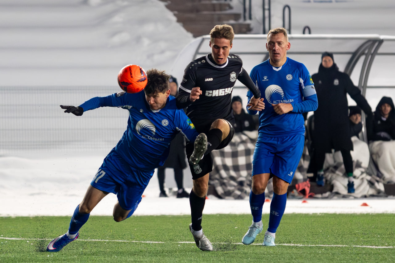 Игры во Владивостоке, Брянске, Новосибирске, Подмосковье и Астрахани: смотрим футбольные матчи Второй лиги в прямом эфире на «Мяч» и «ТВ Спорт»