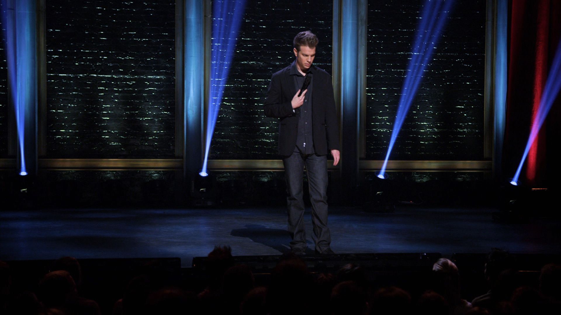 Мастер-класс по черному юмору: смотрите стендап одного из самых скандальных комиков мира Энтони Джесельника на ТНТ4