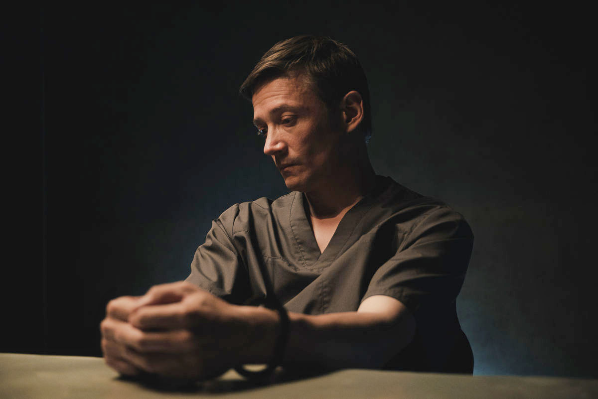 Появились новые кадры сериала «Хирург» с Сергеем Гилевым