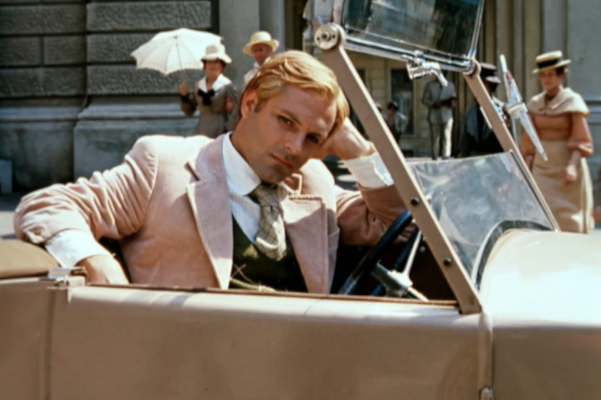 Интеллектуальное кино в полночь: на «Пятнице!» стартует неделя ранних фильмов Никиты Михалкова