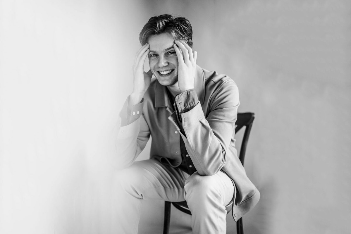 Блиц-интервью актера Сергея Новосада о сериале «Остаться друзьями» ТНТ, карьере и трудностях в работе