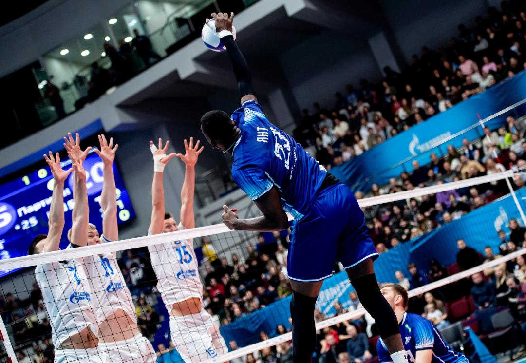 Четыре гранда нашего волейбола: смотрим полуфиналы и финал мужского Суперкубка России на канале «Волейбол»