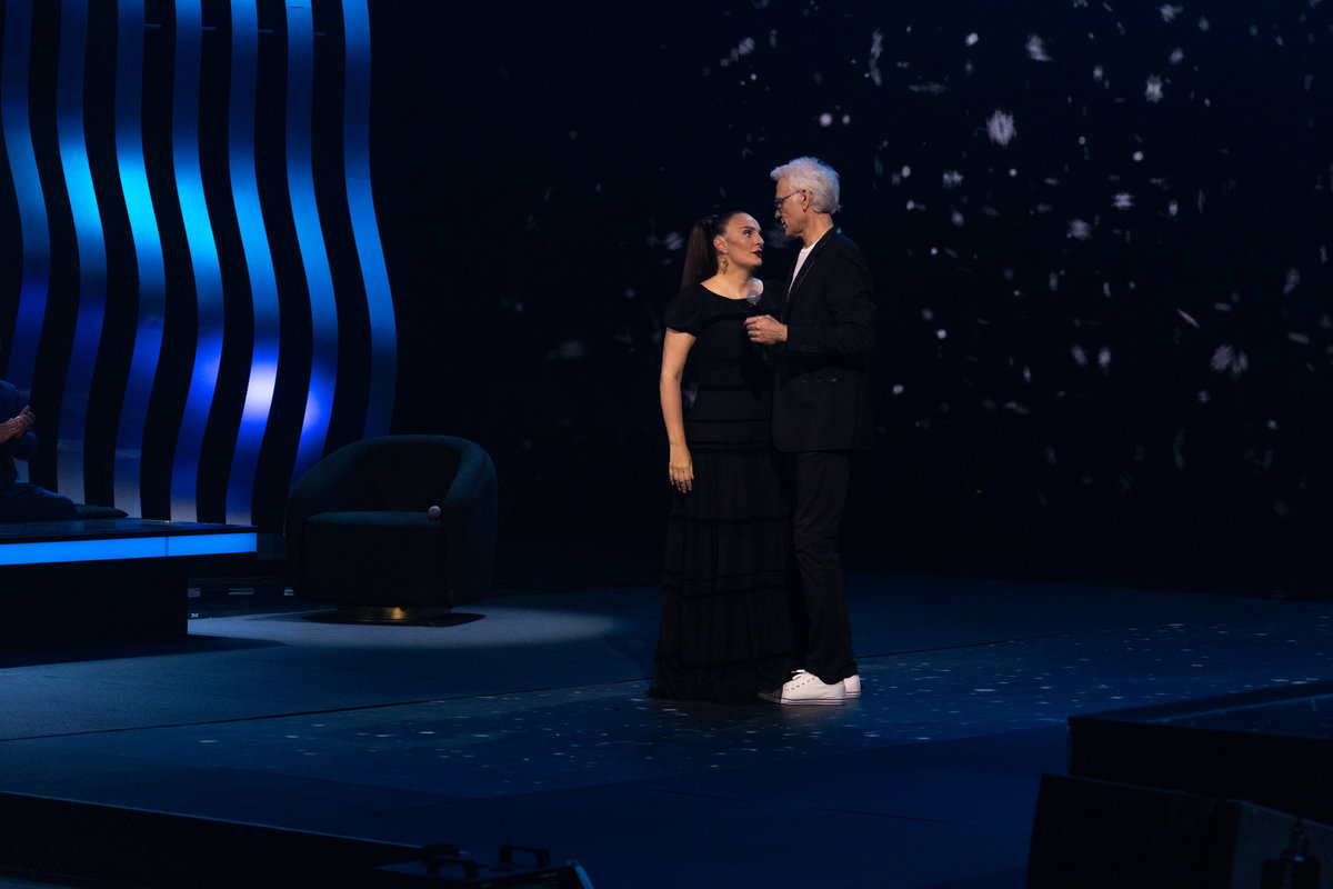 В новом выпуске вернувшегося в эфир Первого канала шоу «Достояние Республики» выступит Елена Ваенга