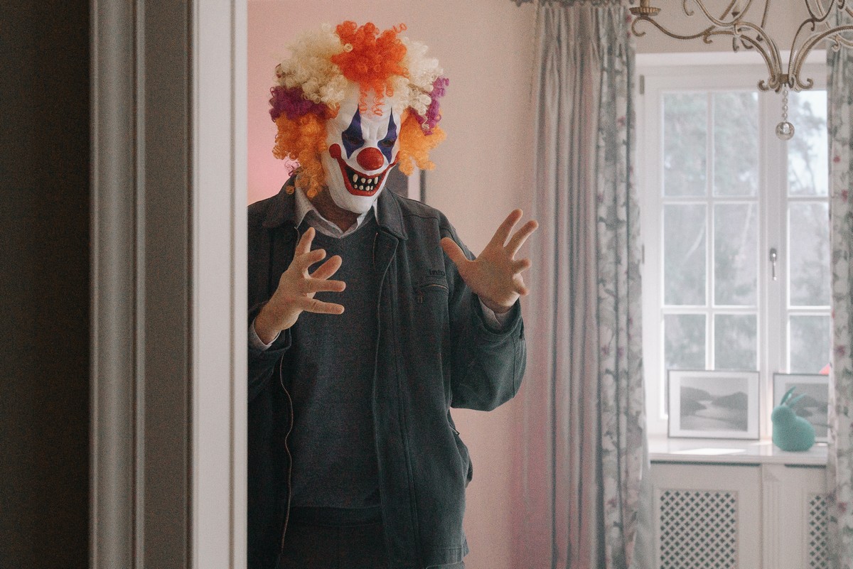 Бандитская комедия: состоялась премьера сериала «Диагноз "Везучая"» с Аглаей Тарасовой