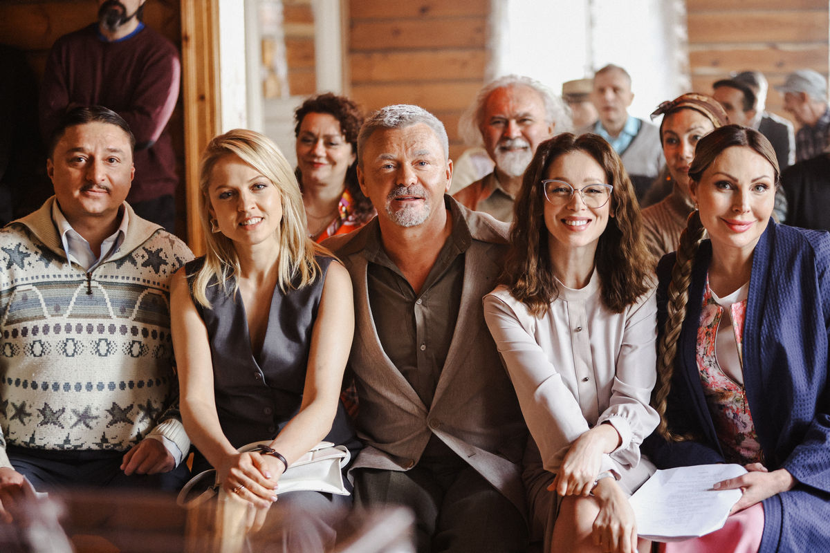 Добро пожаловать в деревню: канал ТНТ в августе покажет новый сезон «Бедного олигарха» с Сычевым и Лагашкиным