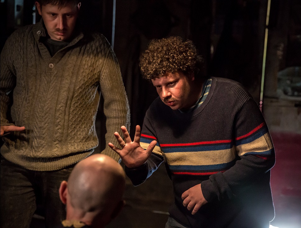 Сериал о сантехниках-авантюристах: Евгений Кулик снимает криминальную комедию «Два»