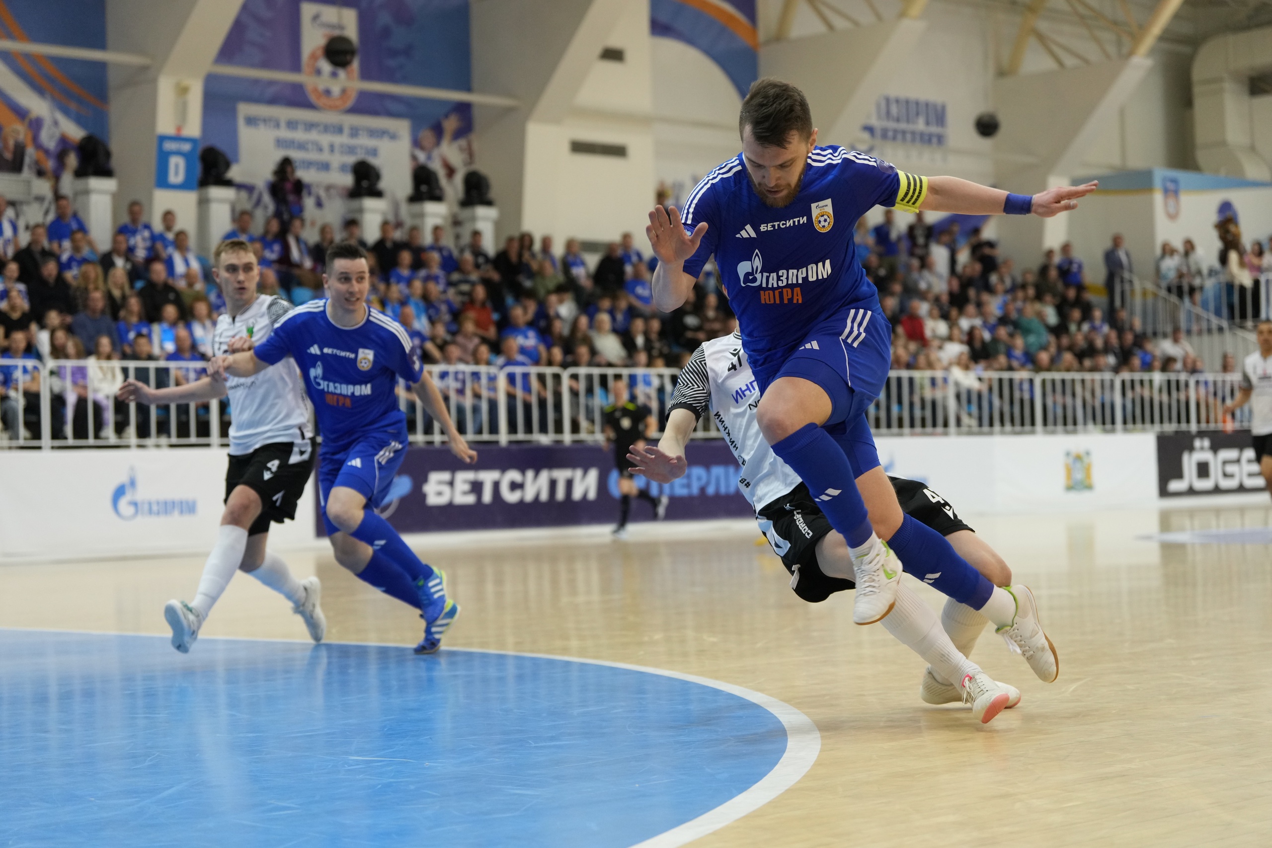 Пока полное равенство: не пропустите финал футзальной суперлиги «Газпром-Югра» – «Ухта» и игры за бронзу «Тюмень» – КПРФ на каналах «Мяч» и «ТВ Спорт»