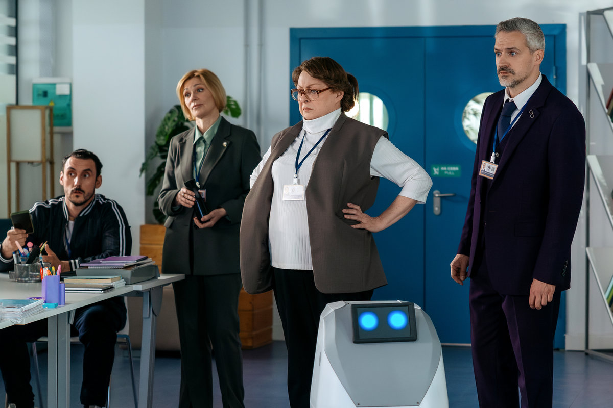 Математичка, завхоз, роботы: вышел тизер второго сезона сериала «Олдскул»
