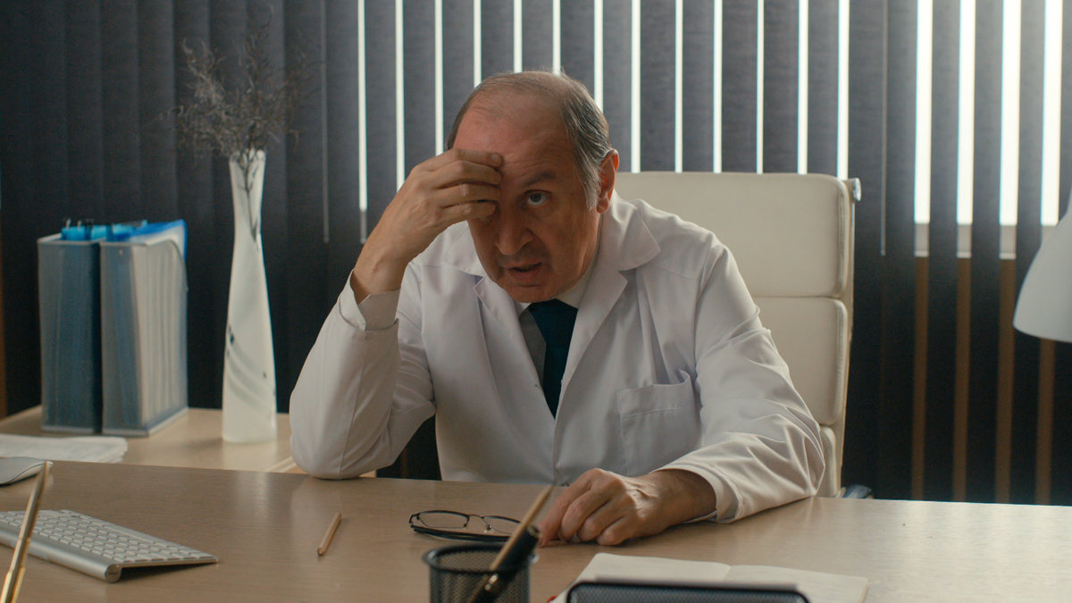 На НТВ выходит второй сезон сериала «Акушер» с Никитой Панфиловым