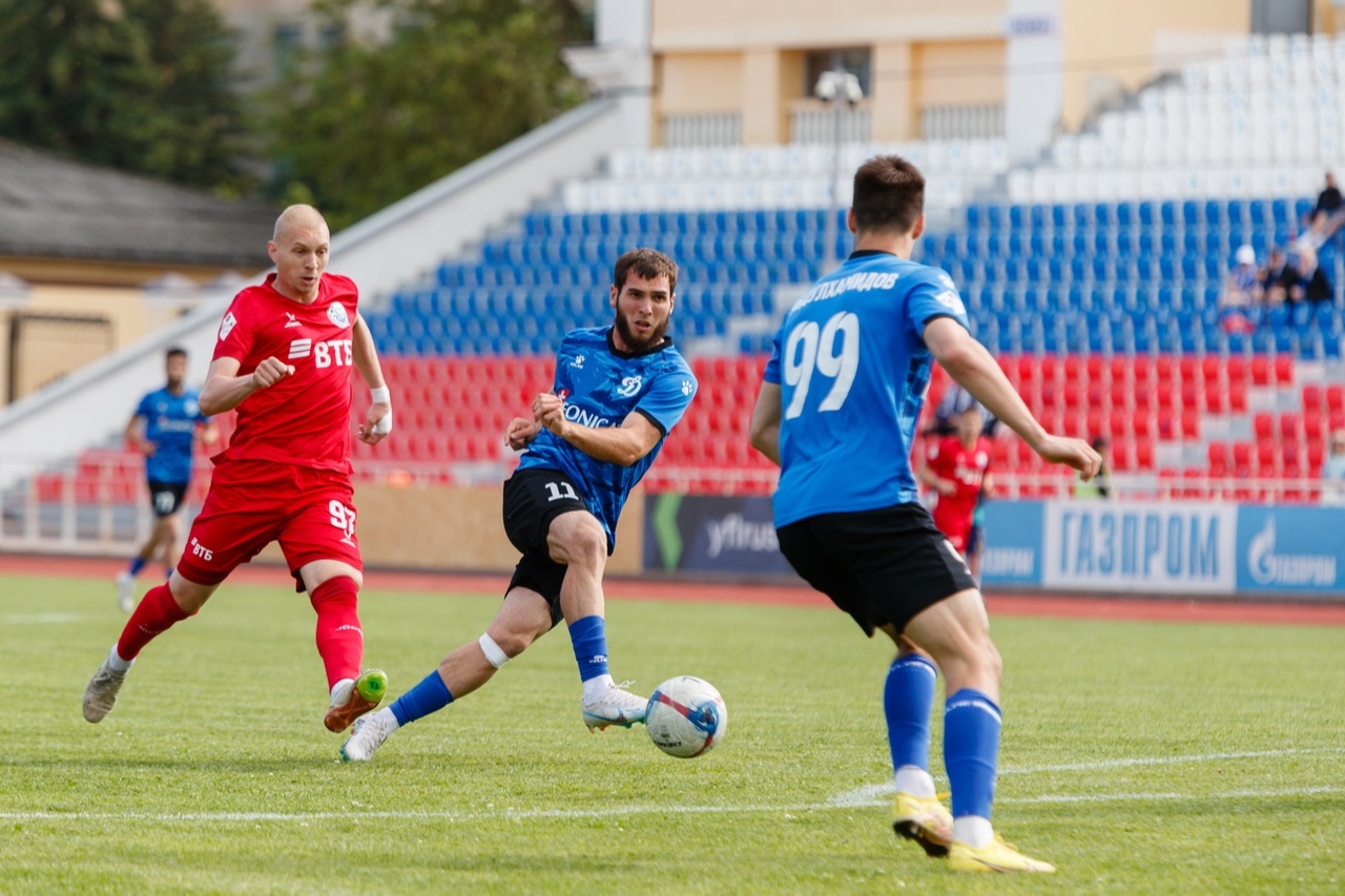 «Севастополь» – «Динамо-Ставрополь», «Тюмень» – «Велес», «Акрон» – «Рубин» и другие матчи Второй лиги на каналах «Мяч» и «ТВ Спорт»