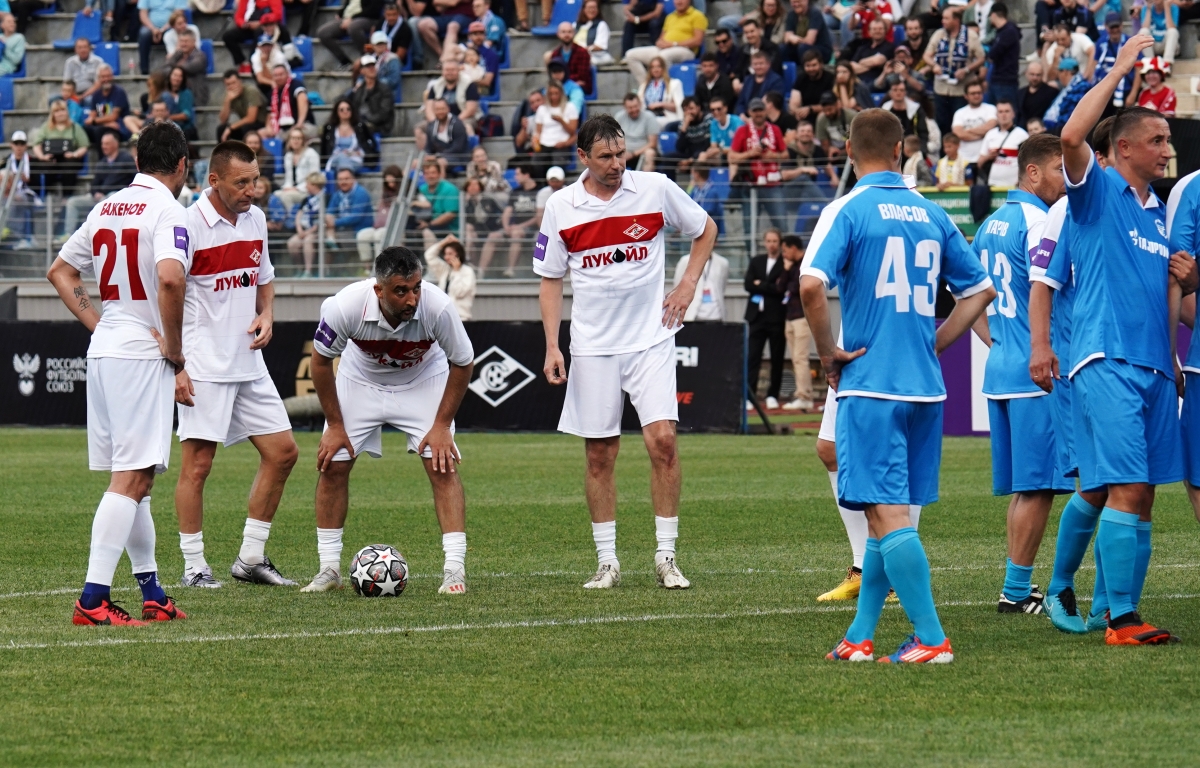 Красно-белые доминаторы и бело-голубые звезды: смотрим матч легенд российского футбола «Спартак» – «Динамо» на телеканале «МАТЧ!»