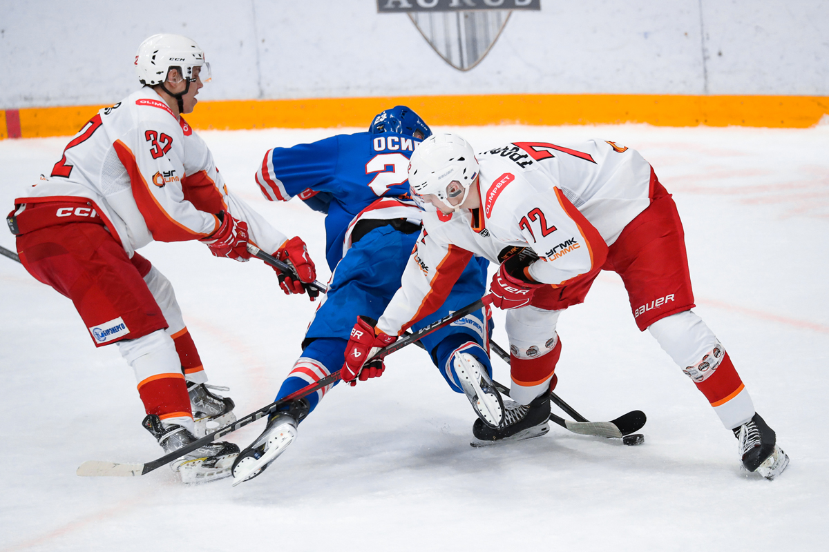 «Омские Крылья» и «Металлург» выше всех, «Горняк» и «Югра» рядом: игры Всероссийской хоккейной лиги на каналах «Хоккей ТВ» и «Триколор Спорт»