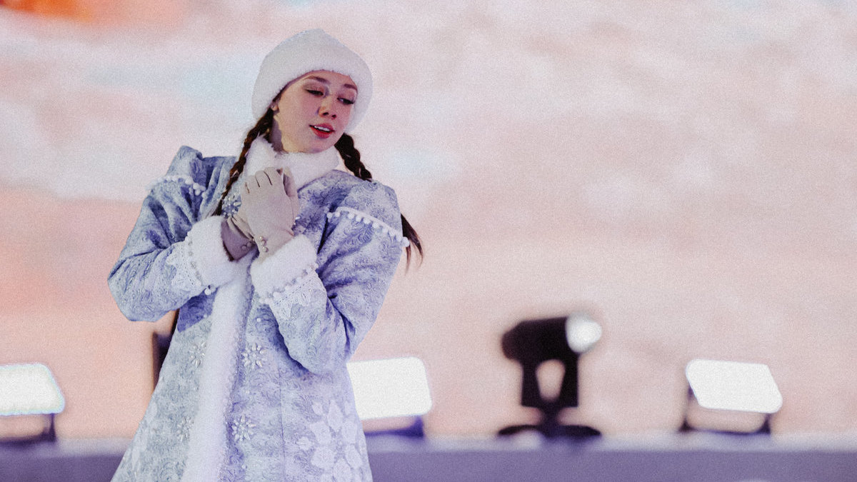 Будет и «Снегурочка»: в Петербурге вскоре откроется новогодний каток на Конюшенной площади